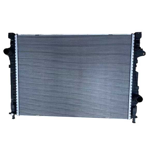 Radiator For Land Rover Lr135901